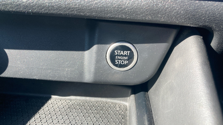 Nissan Qashqai 1.3 DiG-T MH N-Connecta 5dr Petrol Hatchback